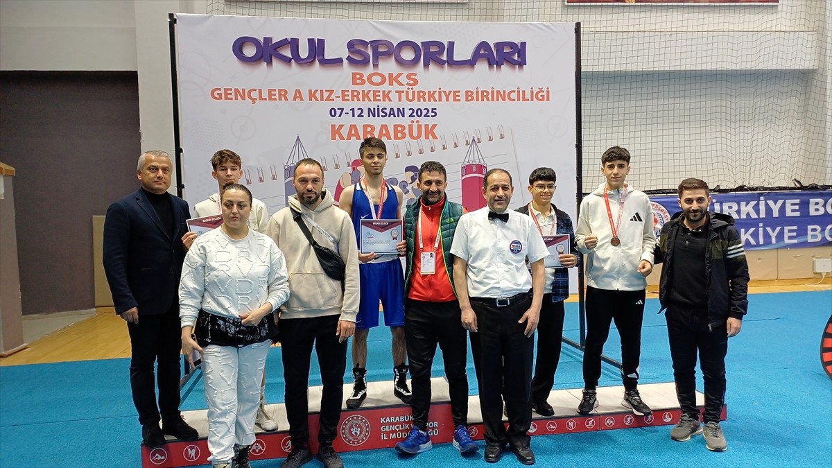 Karabük'te gerçekleştirilen Okul Sporları Gençler Türkiye Boks Birinciliği müsabakaları...
