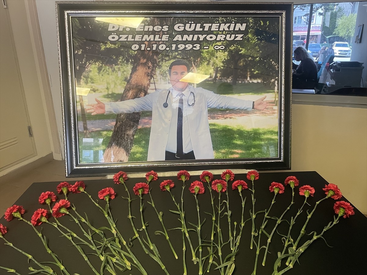 Kartalkaya Kayak Merkezi'nde 21 Ocak'ta çıkan otel yangınında hayatını kaybeden Doktor Enes...