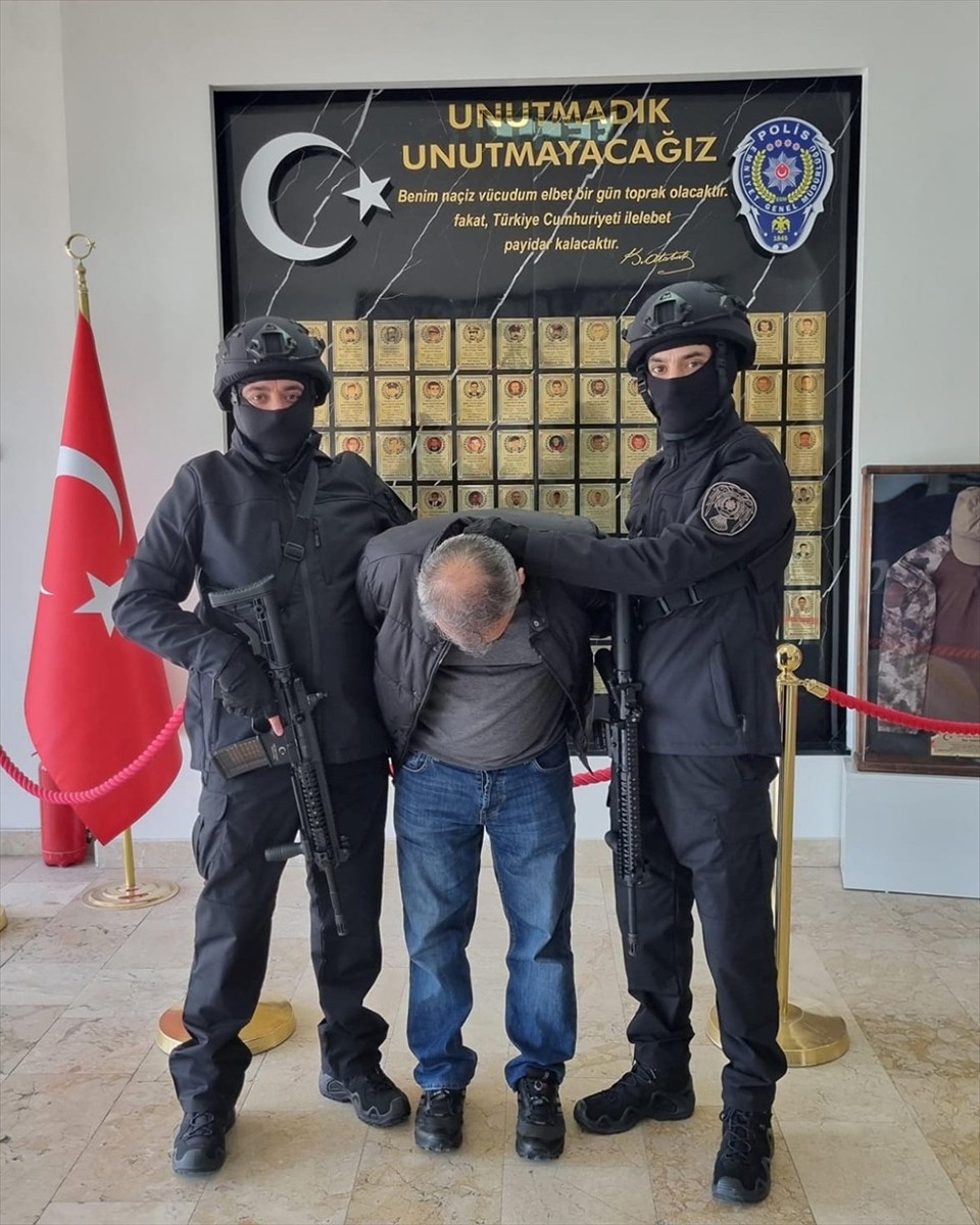 Kayseri'de hakkında 6 yıl 3 ay kesinleşmiş hapis cezası bulunan firari FETÖ hükümlüsü...