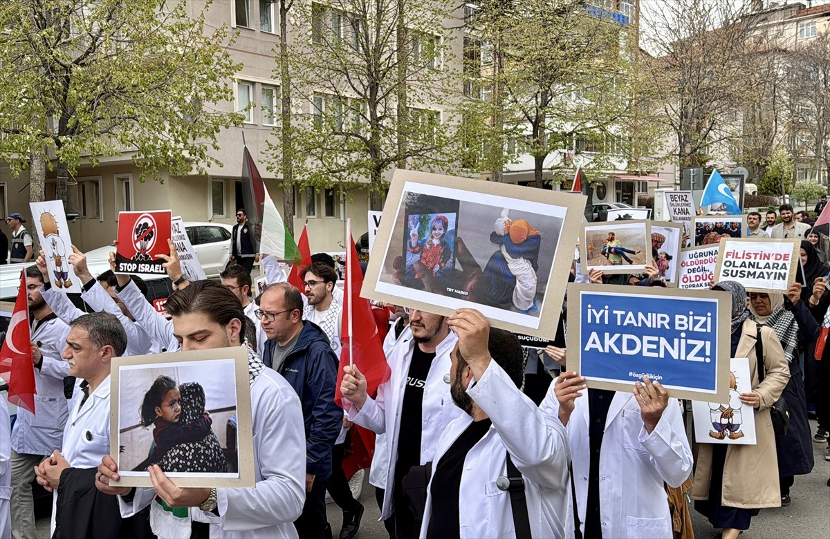 Kırşehir'de, İsrail'in Gazze'ye yönelik saldırılarına tepki amacıyla yürüyüş düzenlendi. Kırşehir...