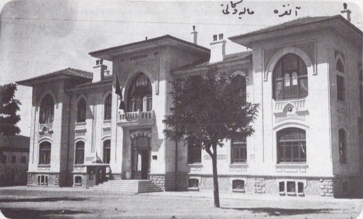 Kültür ve Turizm Bakanı Mehmet Nuri Ersoy, Ankara'nın modern mirasının UNESCO listesine...