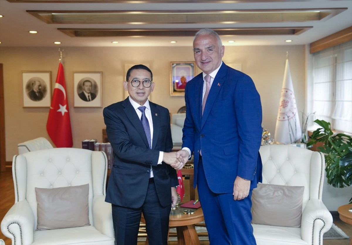 Kültür ve Turizm Bakanı Mehmet Nuri Ersoy, Endonezya Kültür Bakanı Fadli Zon ile görüştü.