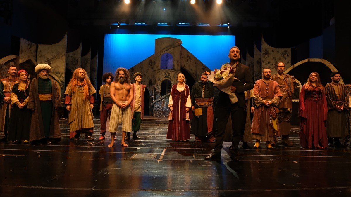 Kültür ve Turizm Bakanlığı Devlet Tiyatroları Genel Müdürlüğünce bu yıl 12'ncisi düzenlenen...