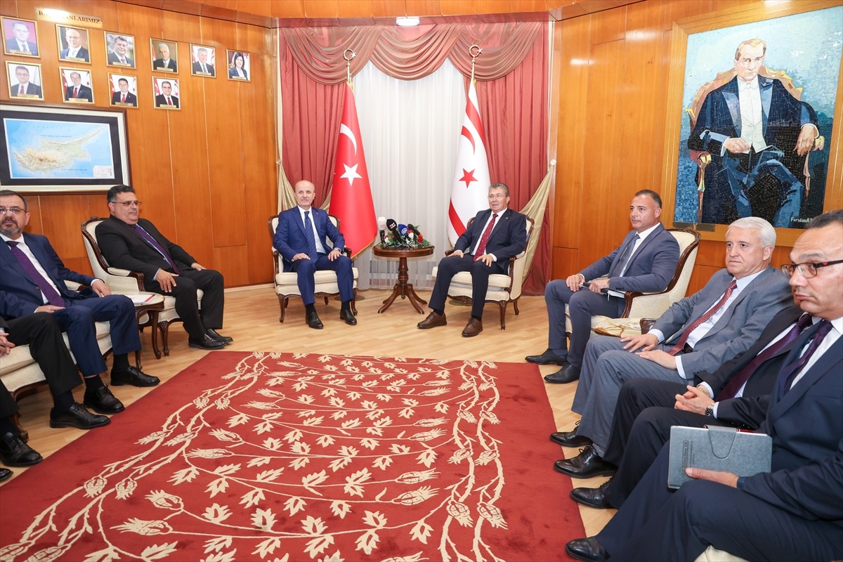 Kuzey Kıbrıs Türk Cumhuriyeti (KKTC) Başbakanı Ünal Üstel, çeşitli temaslar için Lefkoşa'da...