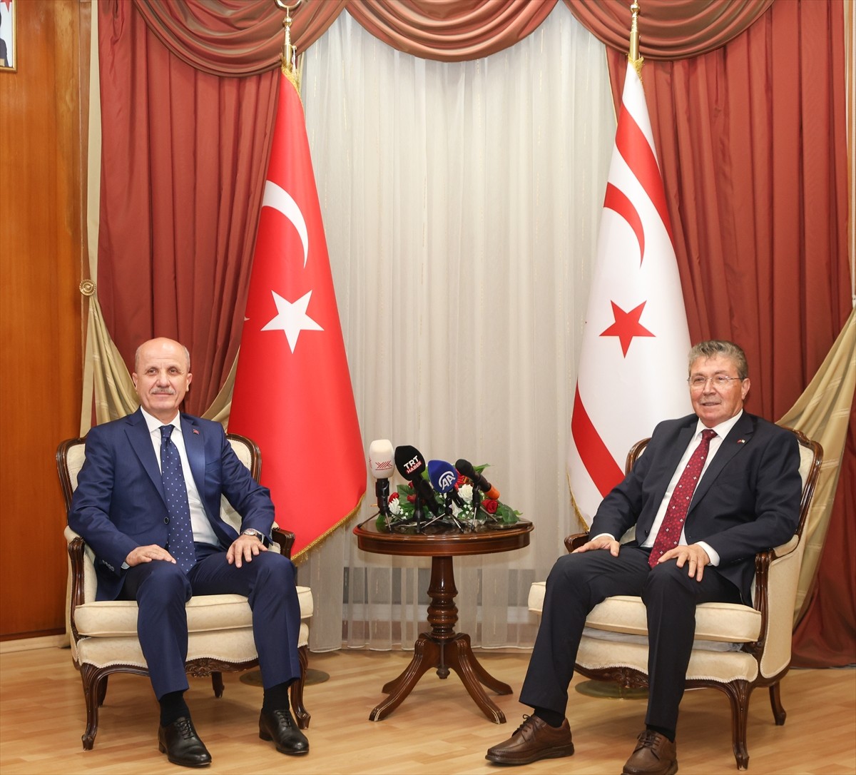 Kuzey Kıbrıs Türk Cumhuriyeti (KKTC) Başbakanı Ünal Üstel, çeşitli temaslar için Lefkoşa'da...