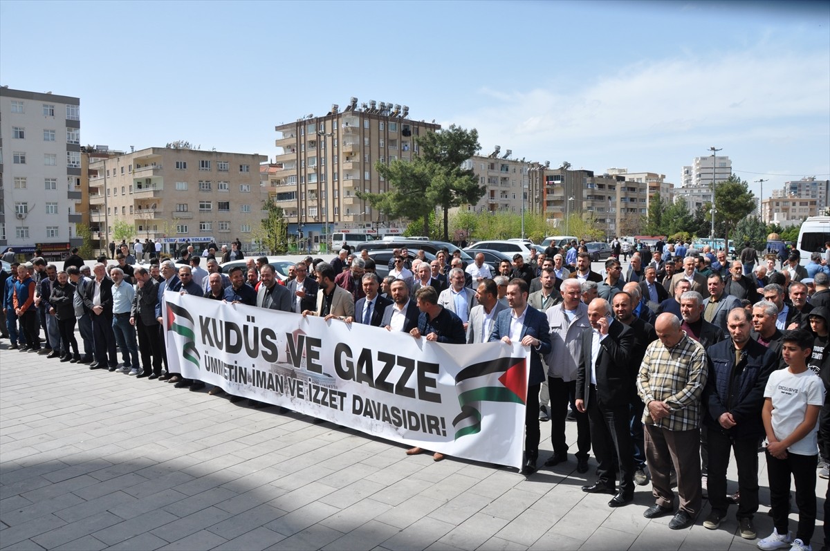 Mardin Sivil Toplum Kuruluşları Platformu öncülüğünde merkez Artuklu ilçesi Şakir Nuhoğlu Camisi...