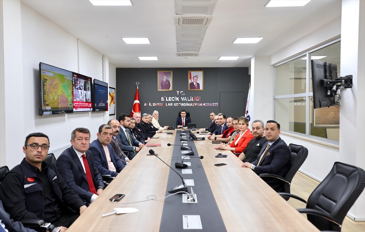 Merkez üssü Silivri açıkları olan 6,2 büyüklüğündeki deprem Bilecik ve ilçelerinde de hissedildi....