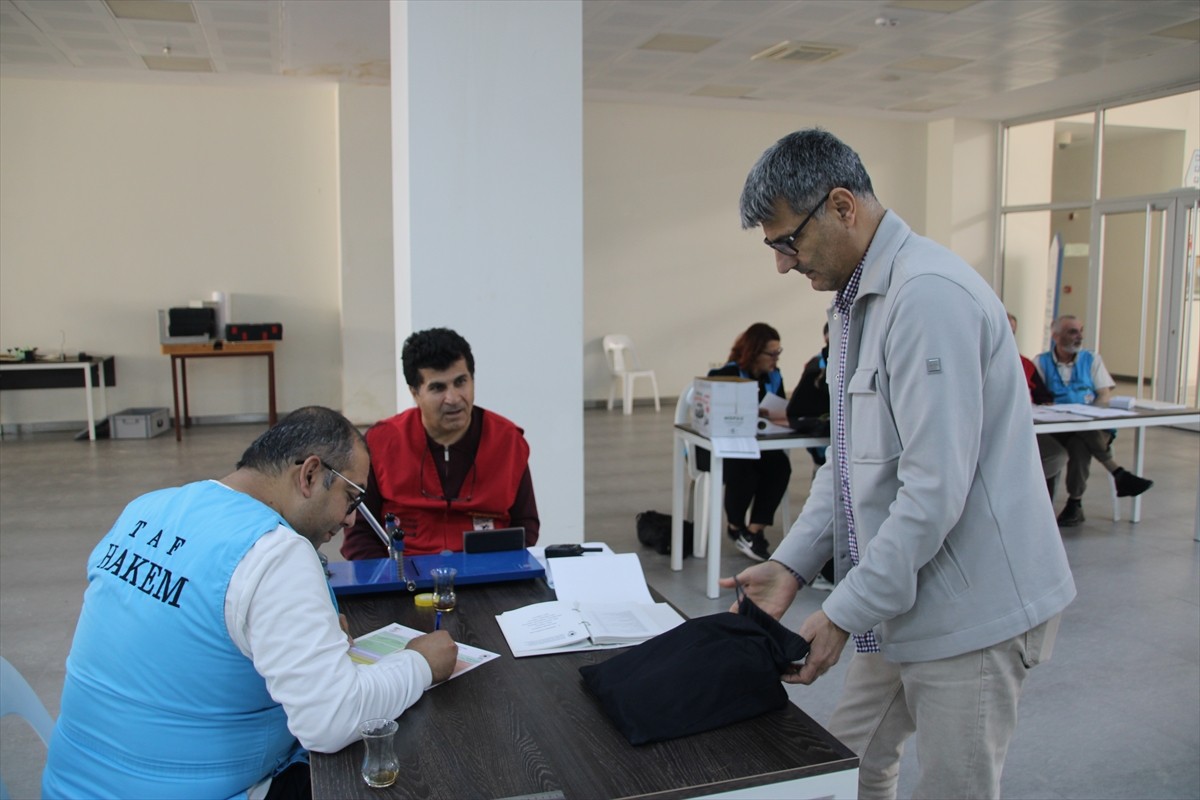 Mersin'de 408 sporcunun katılımıyla düzenlenen Havalı Silahlar Türkiye Şampiyonası, resmi...