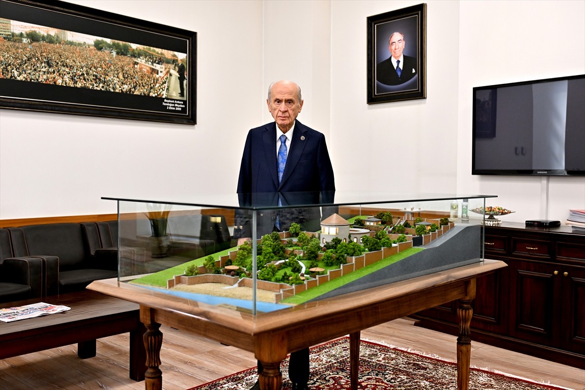 MHP Genel Başkanı Devlet Bahçeli'nin Bitlis Ahlat'ta inşa ettirdiği, Akkoyunlu beylerinden Emir...