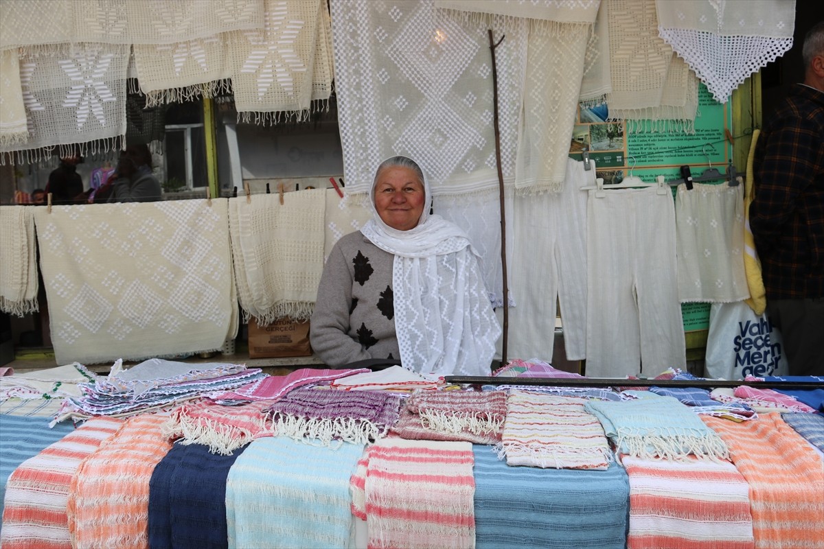 Muğla'nın Fethiye ilçesinde 14. Dastar ve Kuzugöbeği Mantar Festivali düzenlendi. Katılımcılara...