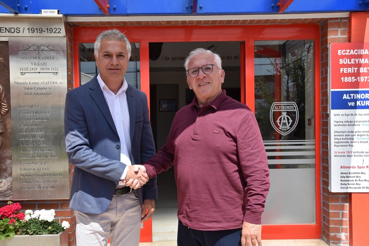 Nesine 2. Lig ekiplerinden Altınordu'da teknik direktörlüğe Namet Ateş (solda) getirildi....