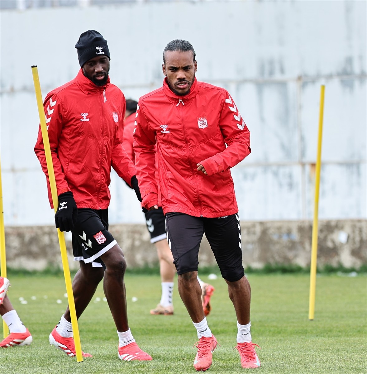 Net Global Sivasspor, Trendyol Süper Lig'in 31. haftasında evinde Fenerbahçe ile oynayacağı maçın...