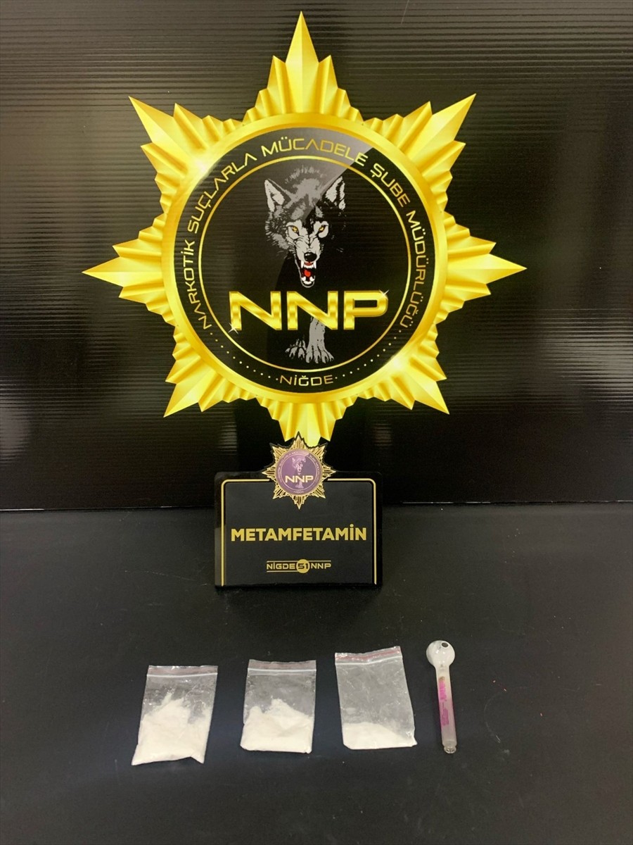 Niğde'de düzenlenen uyuşturucu operasyonlarında gözaltına alınan 12 zanlıdan 5'i tutuklandı....