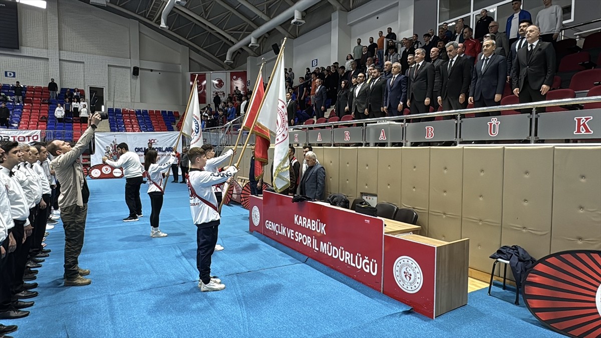 Okul Sporları Gençler Türkiye Boks Birinciliği müsabakaları Karabük'te başladı. Gençlik ve Spor...