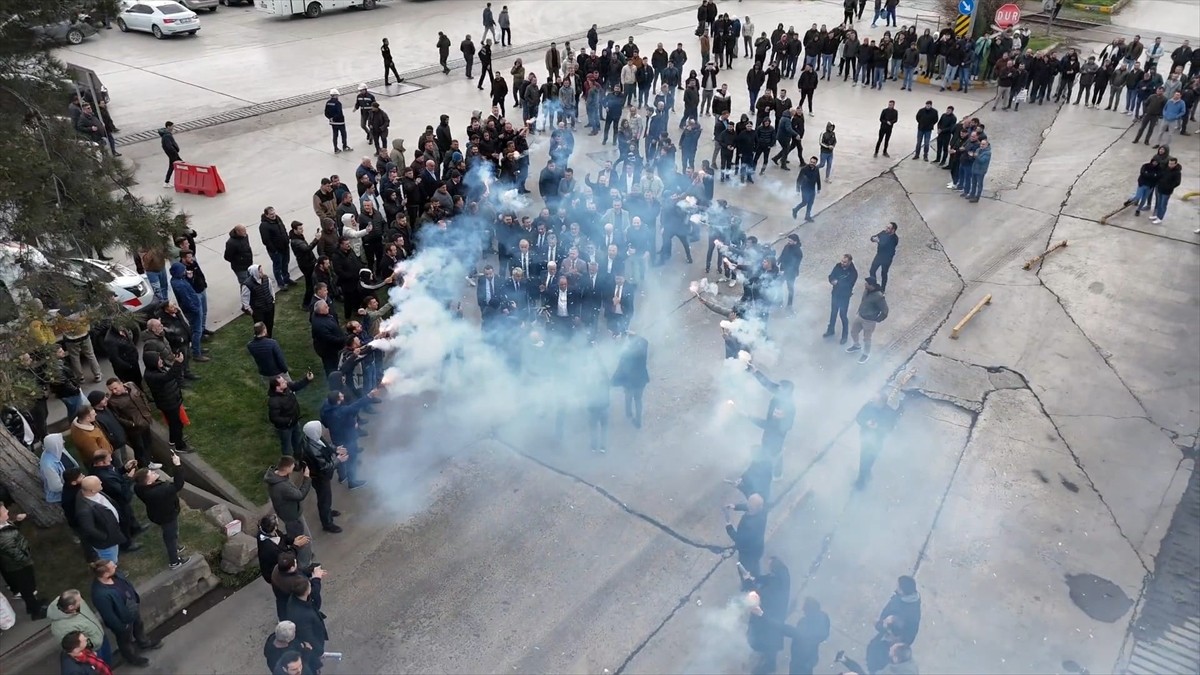 Özçelik-İş Sendikası Genel Başkanı Yunus Değirmenci, temaslarda bulunmak üzere geldiği Karabük'te...