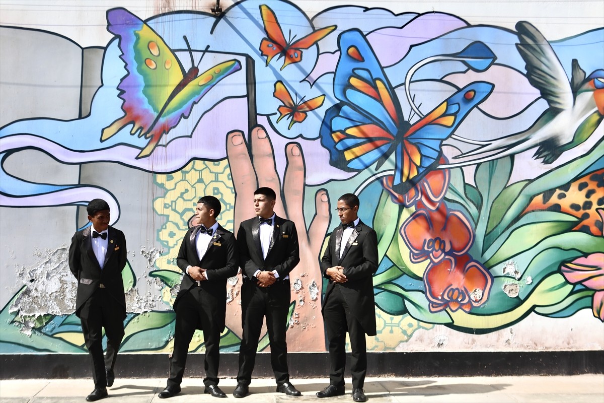 Perulu Nobel Edebiyat Ödülü sahibi yazar Mario Vargas Llosa'nın 89 yaşında yaşamını yitirdiği...