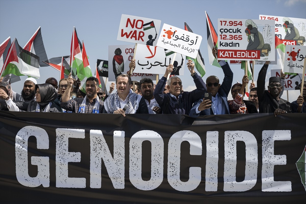 "Emek, Dijitalleşme ve Sosyal Adalet Uluslararası Kongresi" için Ankara'da bulunan 41 ülkeden 200...