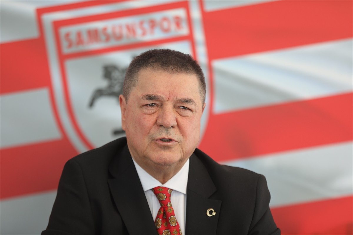 Reeder Samsuspor Kulübü Başkan Vekili Veysel Bilen, Nuri Asan Tesisleri'nde düzenlediği basın...