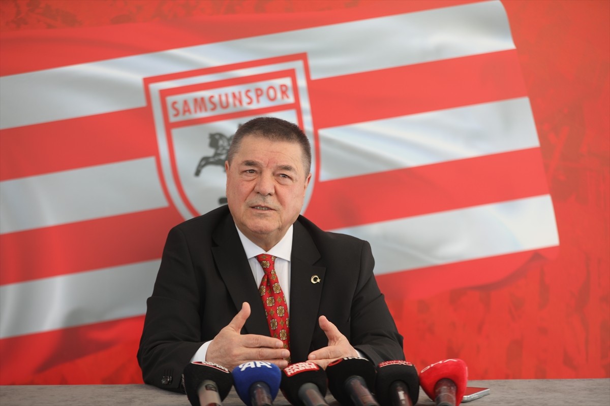 Reeder Samsuspor Kulübü Başkan Vekili Veysel Bilen, Nuri Asan Tesisleri'nde düzenlediği basın...