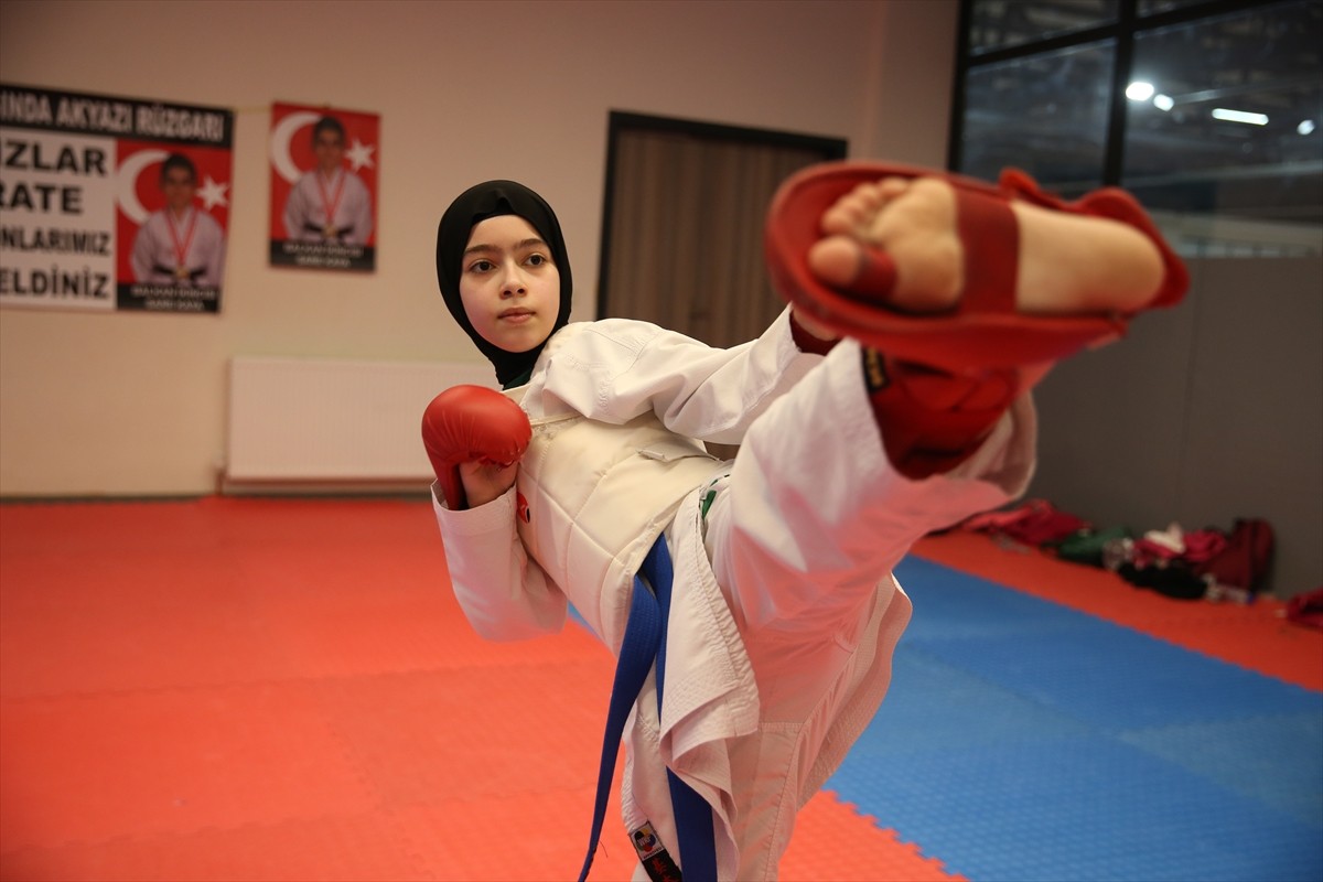 Sakarya'nın Akyazı ilçesinde diyetisyenin yönlendirmesiyle spora başlayan diyabet hastası 12...