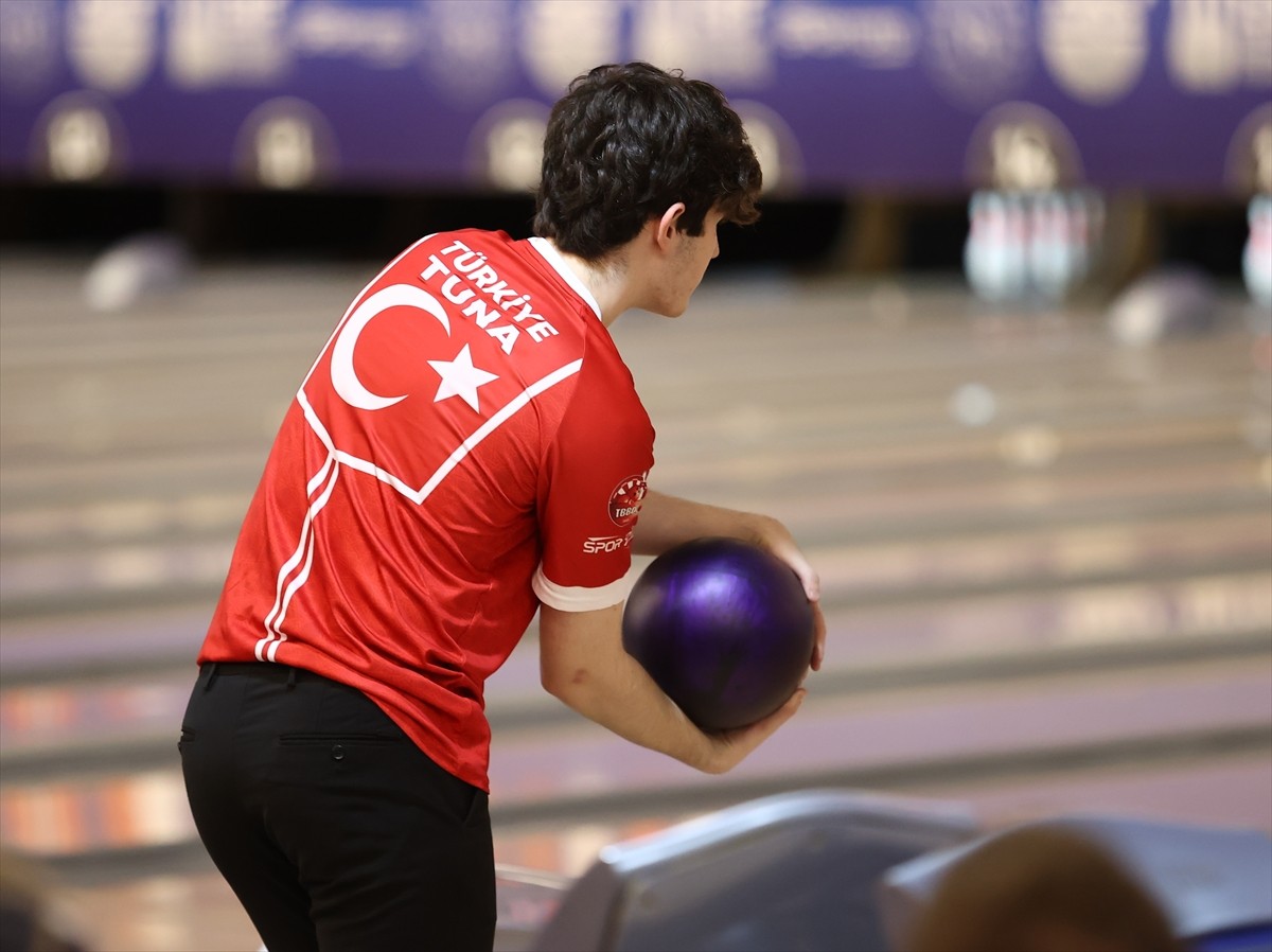 Samsun'da düzenlenen Gençler Avrupa Bowling Şampiyonası sürüyor.