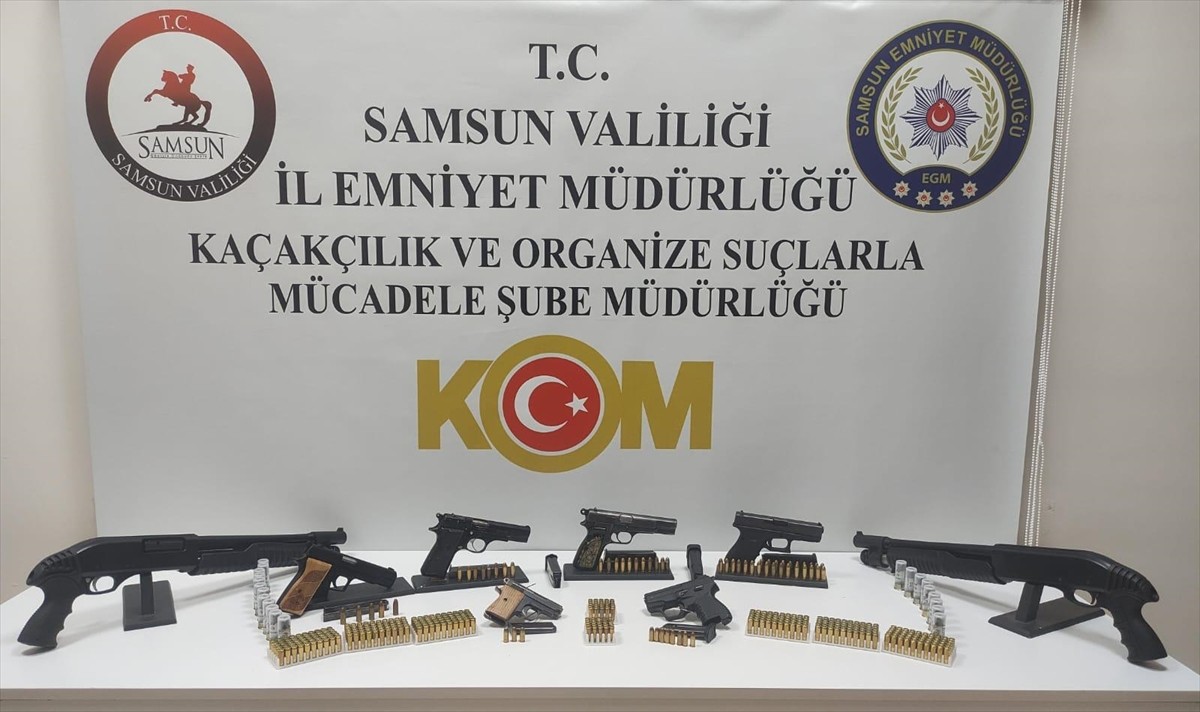 Samsun'da düzenlenen kaçak silah ticareti operasyonunda 2 şüpheli gözaltına alındı. Operasyonda, 6...