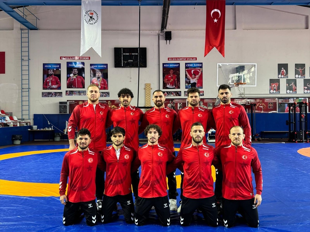 Serbest Güreş Milli Takımı, Avrupa Şampiyonası'na katılmak için Slovakya'ya gitti.