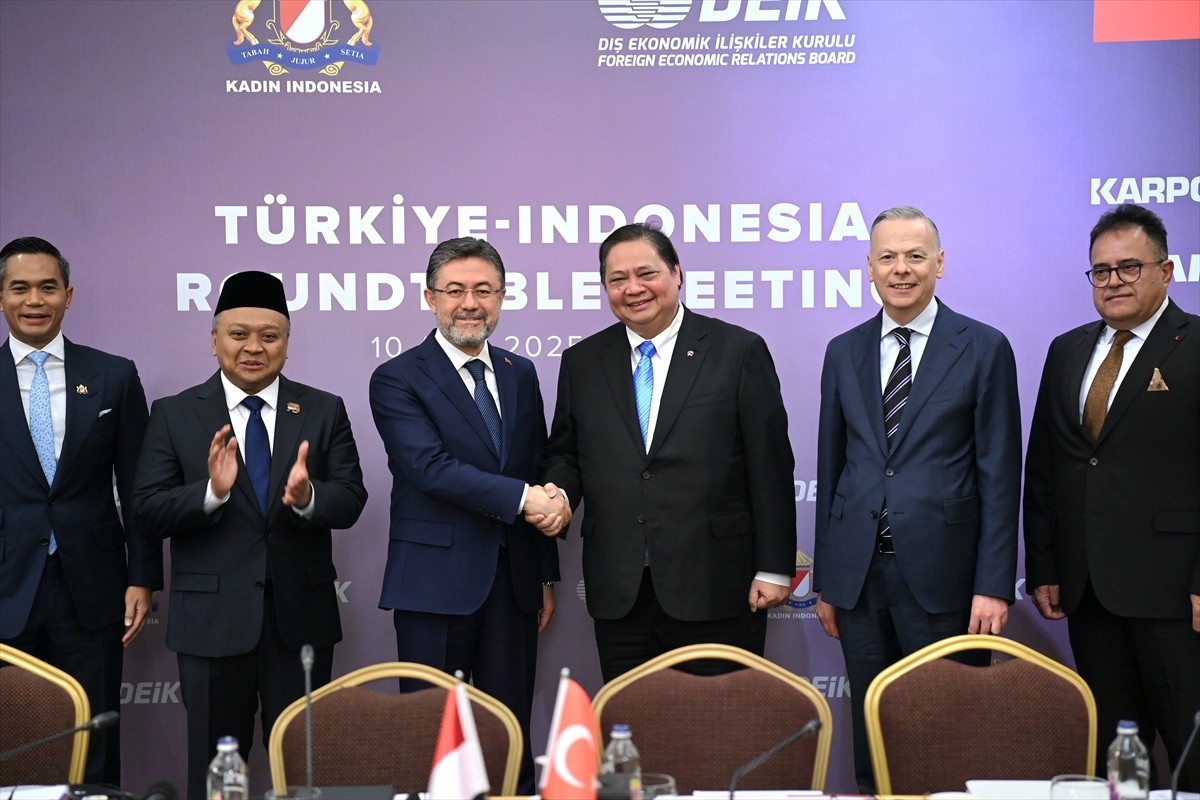 Tarım ve Orman Bakanı İbrahim Yumaklı, Türkiye-Endonezya CEO Yuvarlak Masa Toplantısı kapsamında...