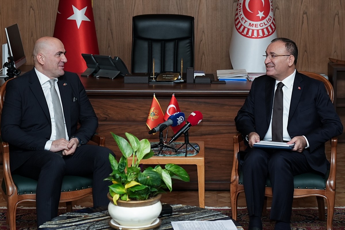 TBMM Başkanvekili Bekir Bozdağ (sağda), resmi davet üzerine Türkiye'ye gelen Karadağ Meclis Başkan...