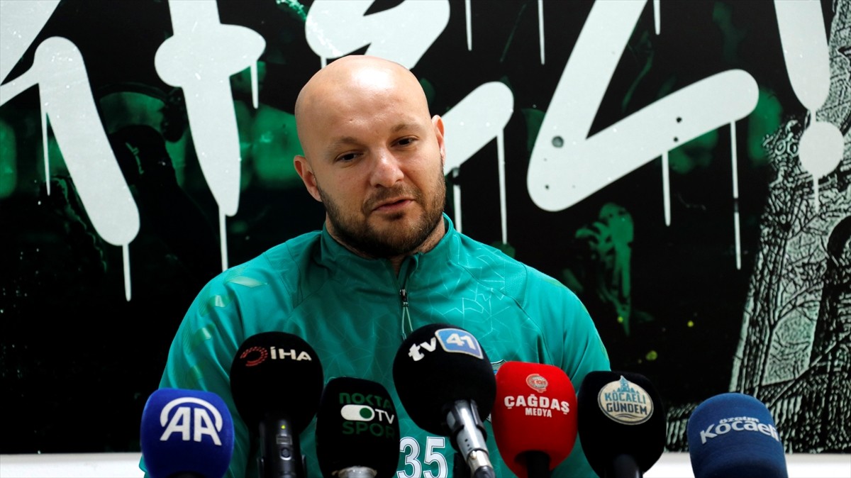 TFF 1. Lig'de şampiyonluğu garantileyen Kocaelispor, sezonun 36. haftasında sahasında Geosis...