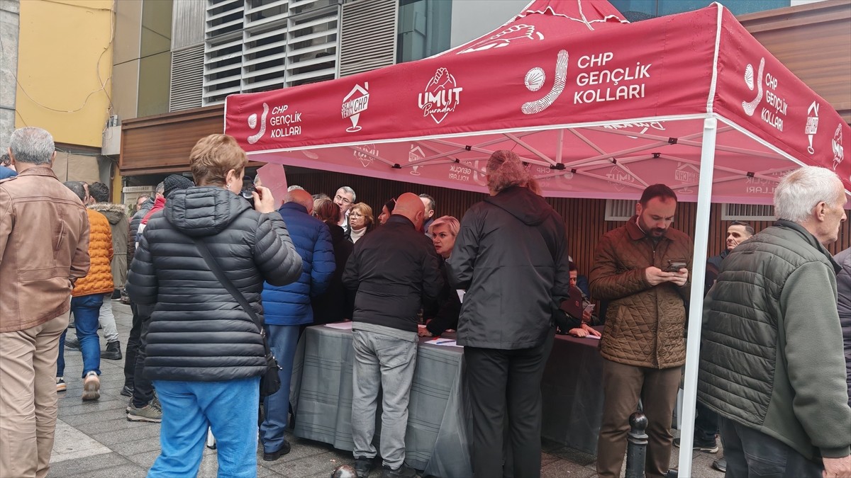 Trabzon Valiliği, Cumhuriyet Halk Partisi (CHP) İl Gençlik Kollarınca düzenlenen imza...