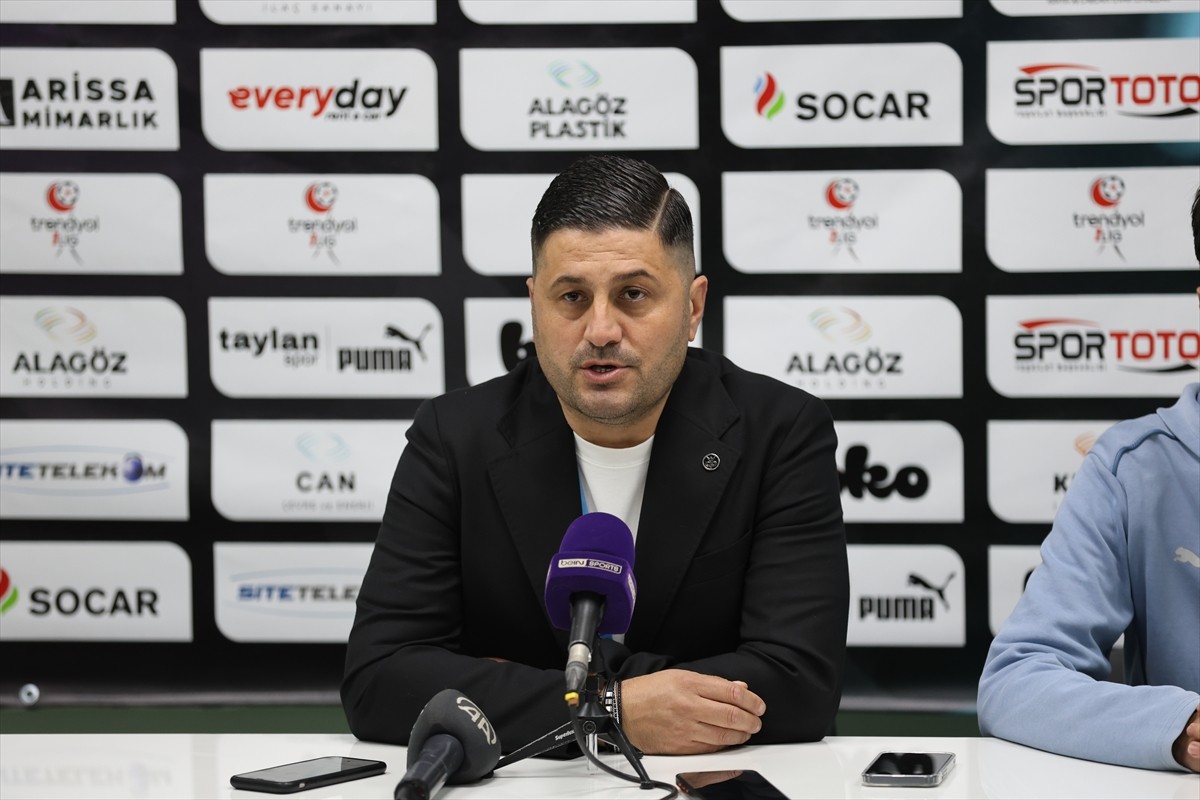 Trendyol 1. Lig'in 35. haftasında Alagöz Holding Iğdır FK, evinde konuk ettiği Sakaryaspor'u 4-0...