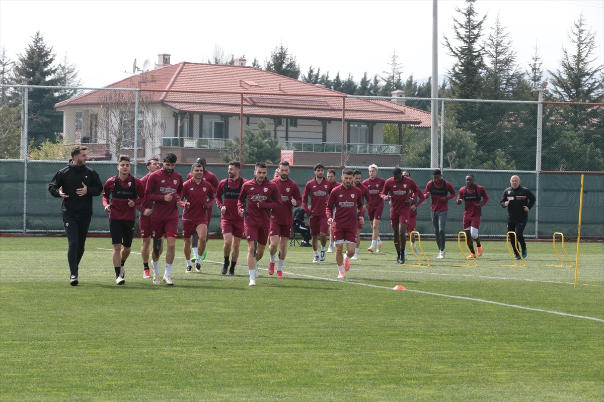 Trendyol 1. Lig ekiplerinden Geosis Boluspor, ligin 37. haftasında karşılaşacağı Fitmens Gömlek...