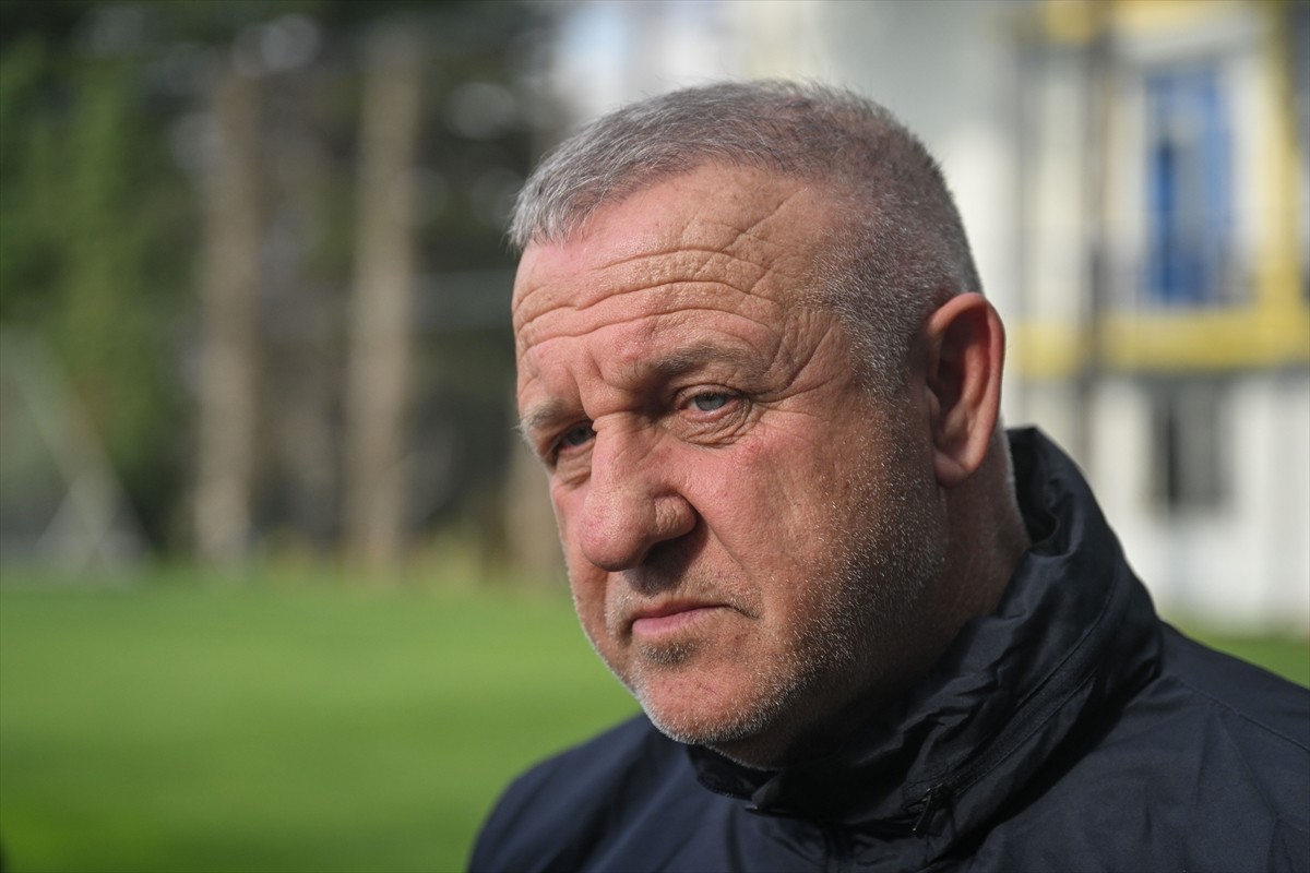 Trendyol 1. Lig ekiplerinden MKE Ankaragücü'nün yeni teknik direktörü Mesut Bakkal, Beştepe...