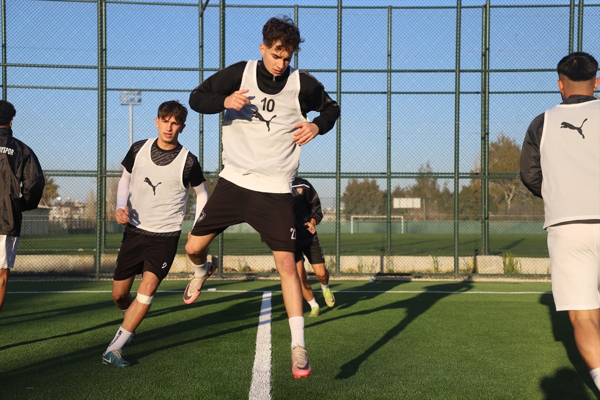 Trendyol Süper Lig'de son 3 maçını kaybeden ve küme düşme hattından çıkma umutlarını zora sokan...