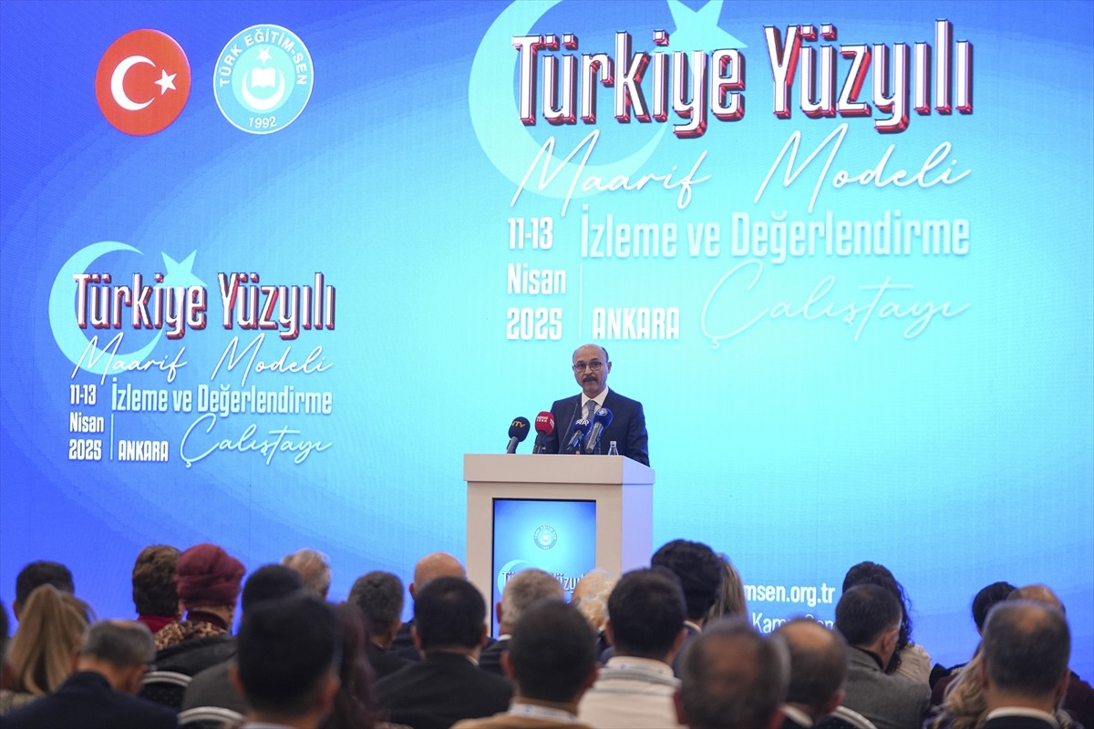 Türk Eğitim-Sen tarafından, Ankara'da bir otelde "Türkiye Yüzyılı Maarif Modeli İzleme ve...
