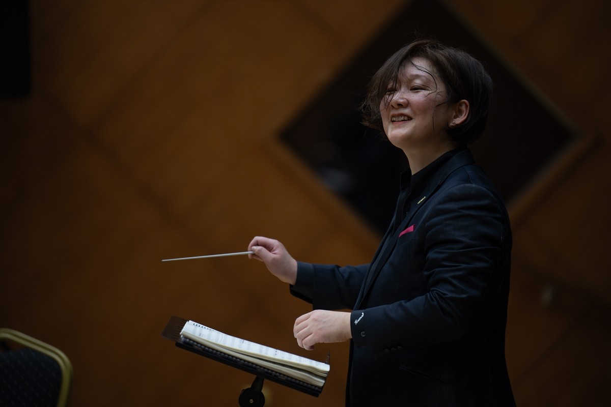 Türk müzisyenlerin de yer aldığı Hollandalı çağdaş müzik topluluğu Ensemble Orochi, 39....