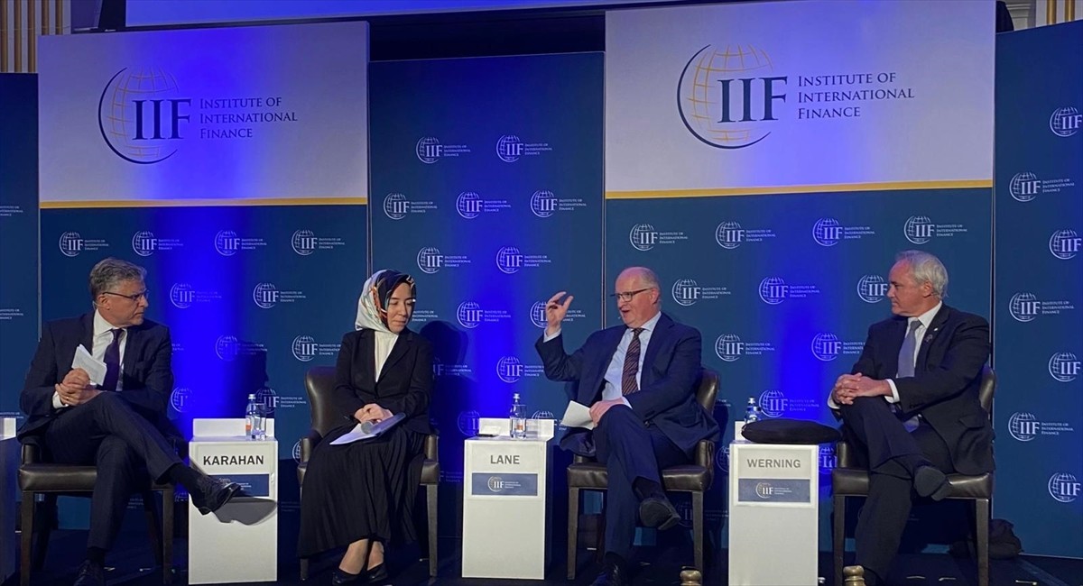 Türkiye Cumhuriyet Merkez Bankası (TCMB) Başkan Yardımcısı Hatice Karahan (sol 2), Uluslararası...