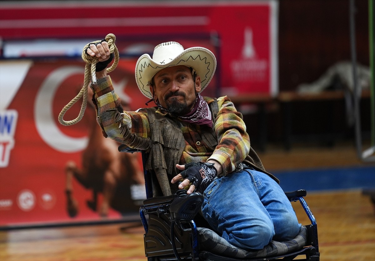 Türkiye Dans Sporları Federasyonu tarafından düzenlenen Para Dans Türkiye Şampiyonası, 5 şehirden...