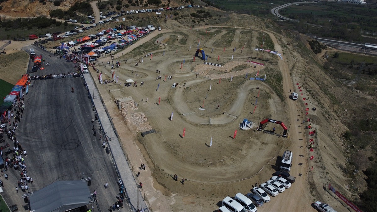 Türkiye Enduro ve ATV Şampiyonası'nda sezonun ilk ayağı, Bilecik'te başladı. 