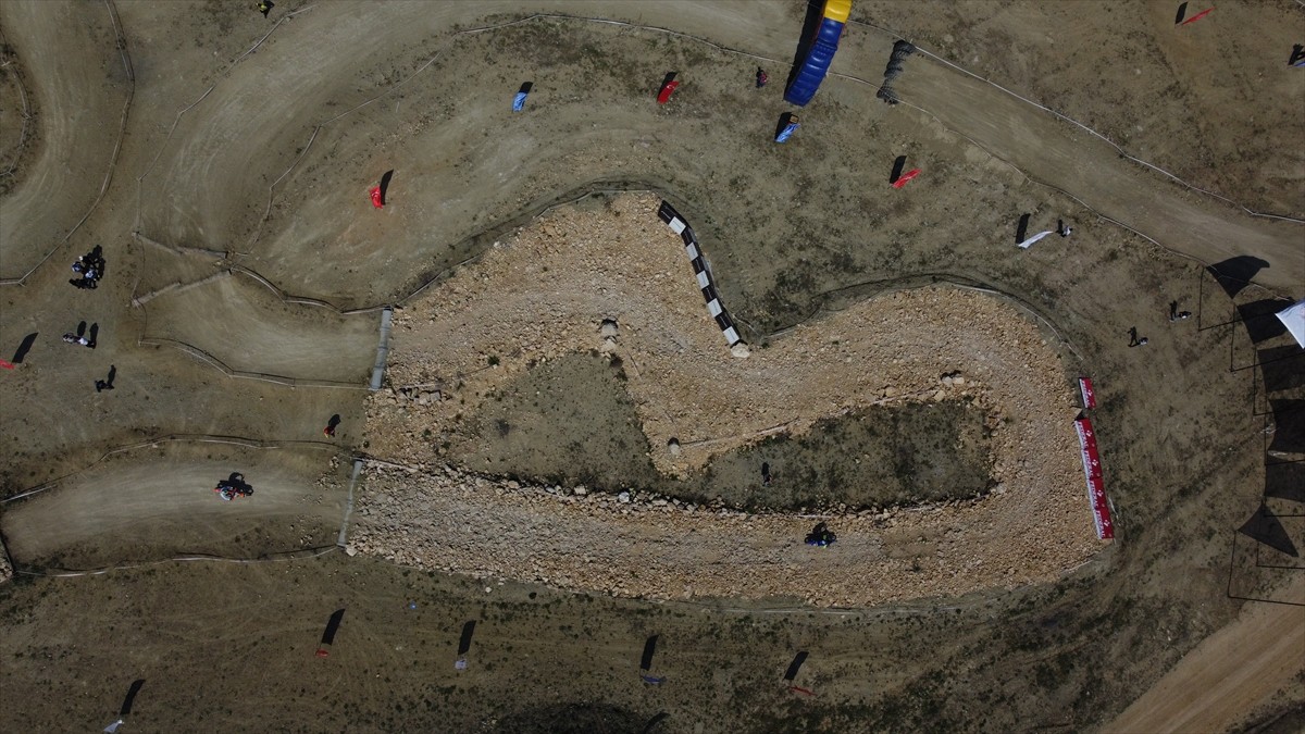 Türkiye Enduro ve ATV Şampiyonası'nda sezonun ilk ayağı, Bilecik'te başladı. 