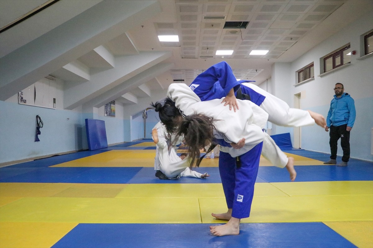 Türkiye Gelişmekte Olan Spor Branşları Federasyonu tarafından Burdur'da düzenlenen Gençler Türkiye...