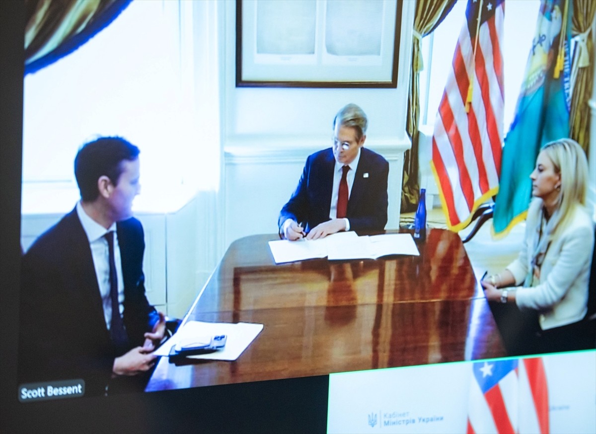 Ukrayna ile ABD arasında, nadir toprak elementleri anlaşması çerçevesinde bir mutabakat zaptının...