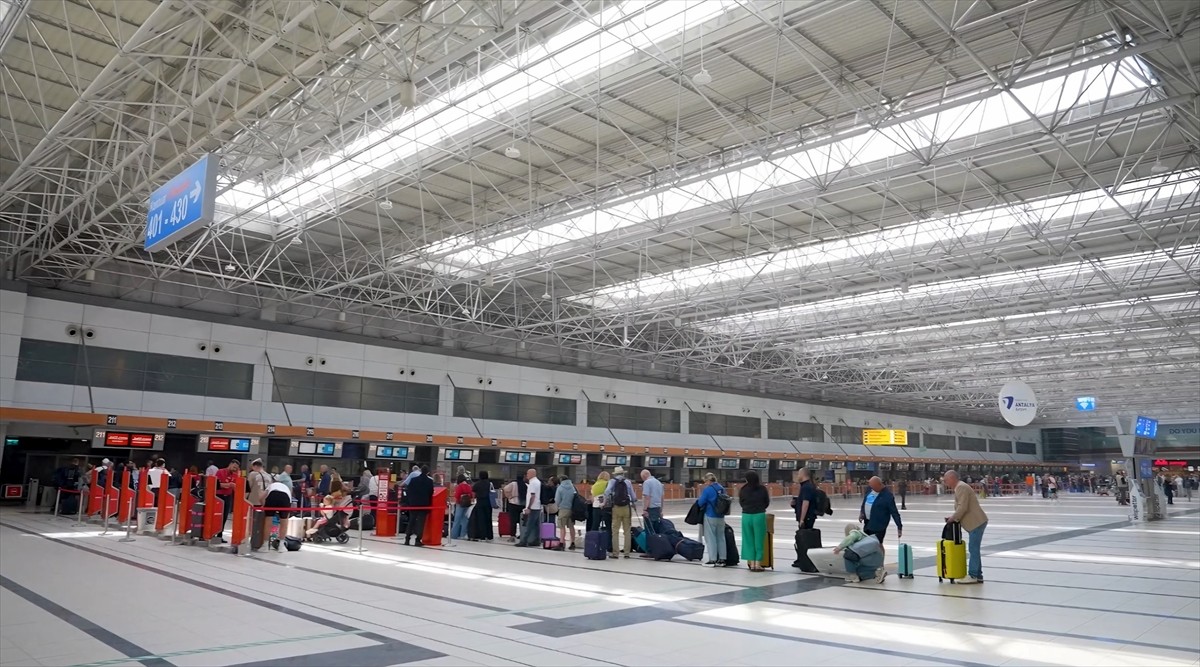 Ulaştırma ve Altyapı Bakanı Abdulkadir Uraloğlu, Ramazan Bayramı tatilini de kapsayan 28 Mart-6...