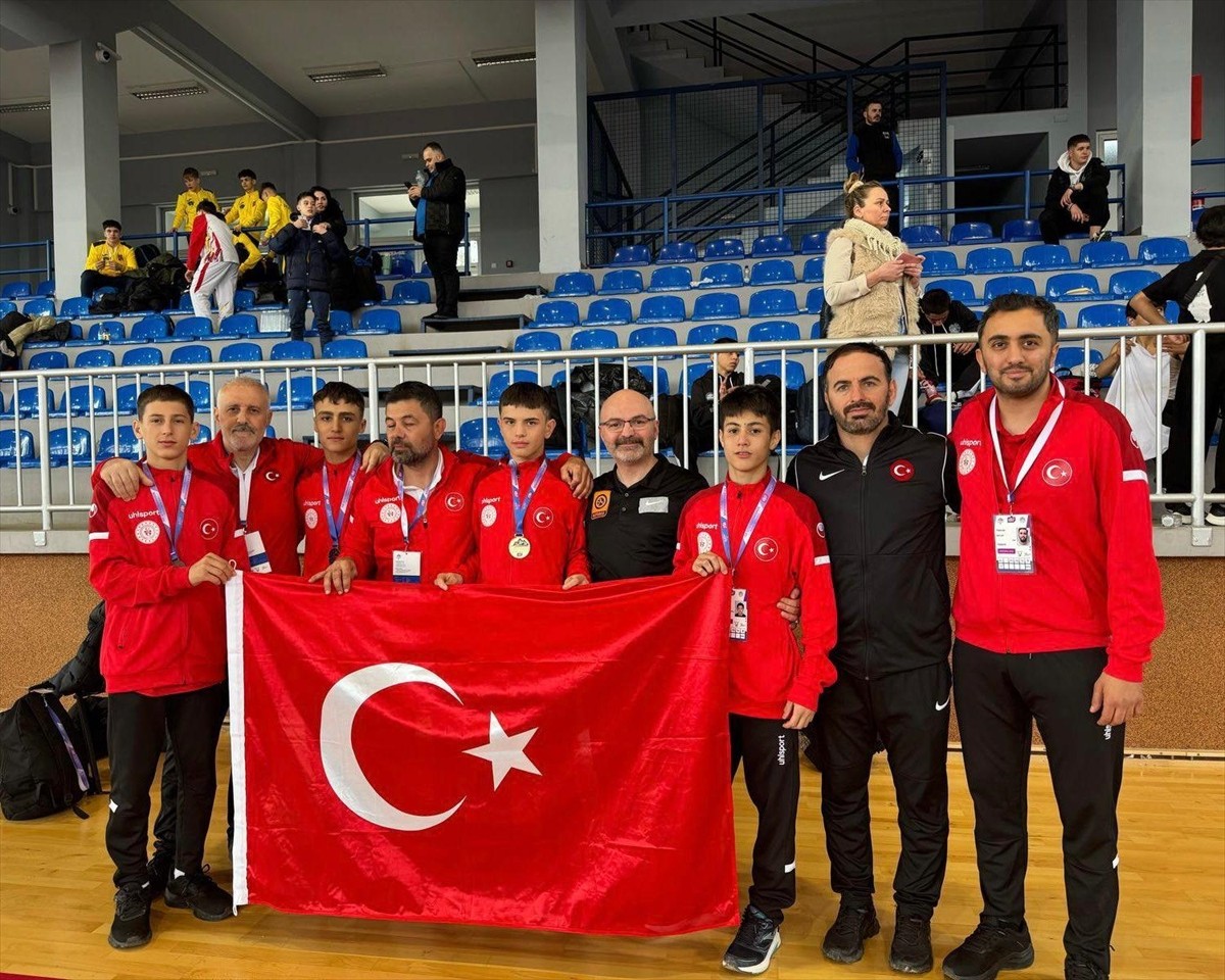 Uluslararası Okul Sporları Federasyonu (ISF) tarafından düzenlenen Dünya Okul Sporları Oyunları...