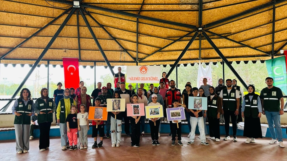 Yeşilay Osmaniye Şubesince ailelere yönelik "Dijital Detoks Kampı" düzenlendi. Kampta çocuklar ve...