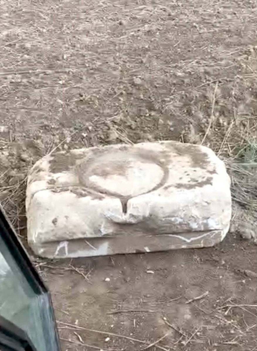 Yozgat'ın Sorgun ilçesinde izinsiz kazı yapan 6 şüpheli gözaltına alındı. Kazı alanında çeşitli...