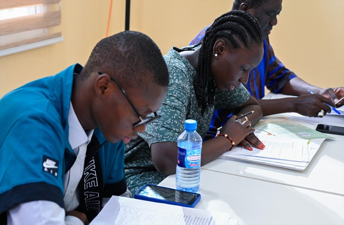 Yunus Emre Enstitüsü (YEE), Batı Afrika ülkelerinden Gambiya'da Türkçe öğretimine başladı. Ülkenin...