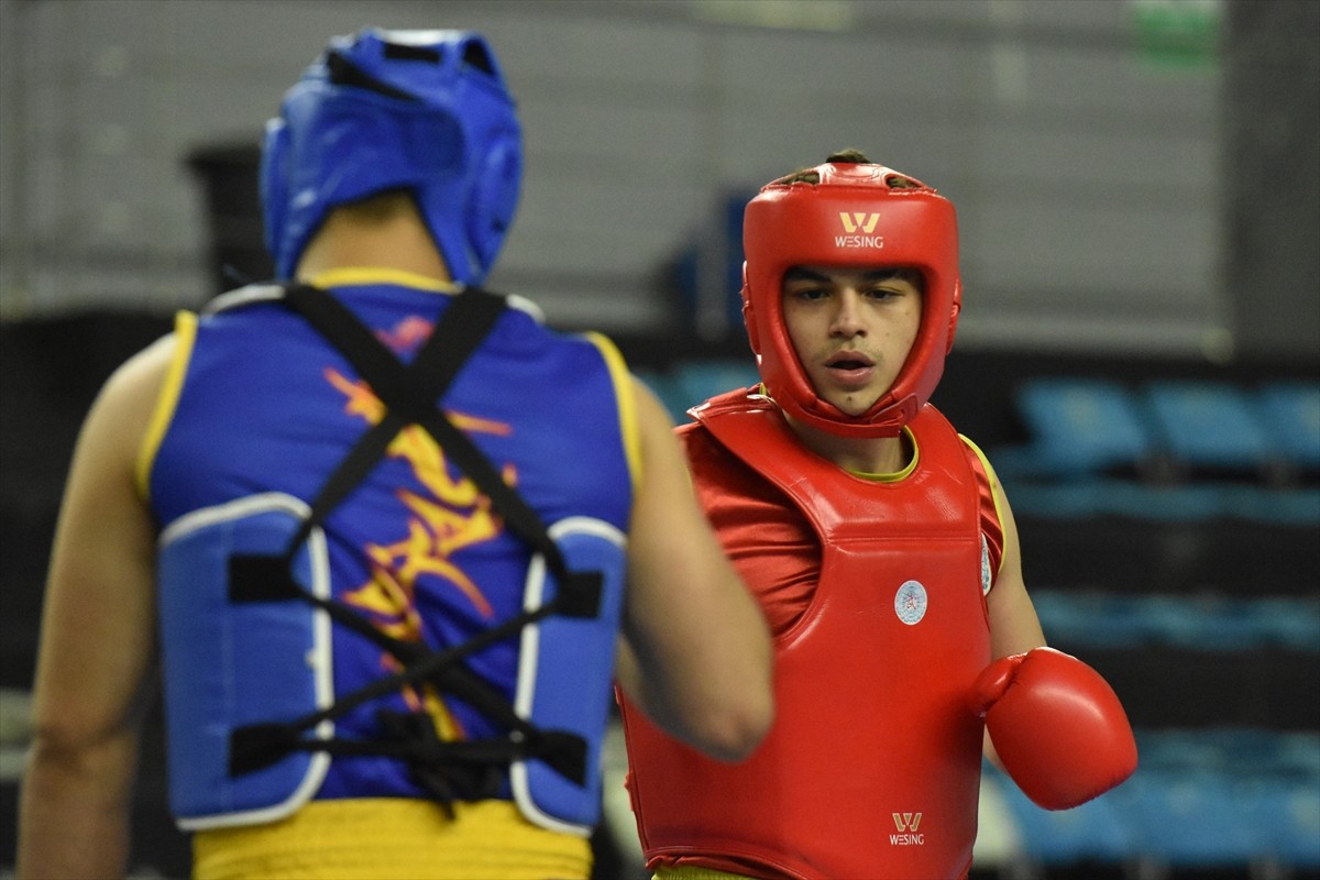 2025 Türkiye Üniversiteler Arası Wushu Kung Fu Şampiyonası, Sakarya'da sürüyor.