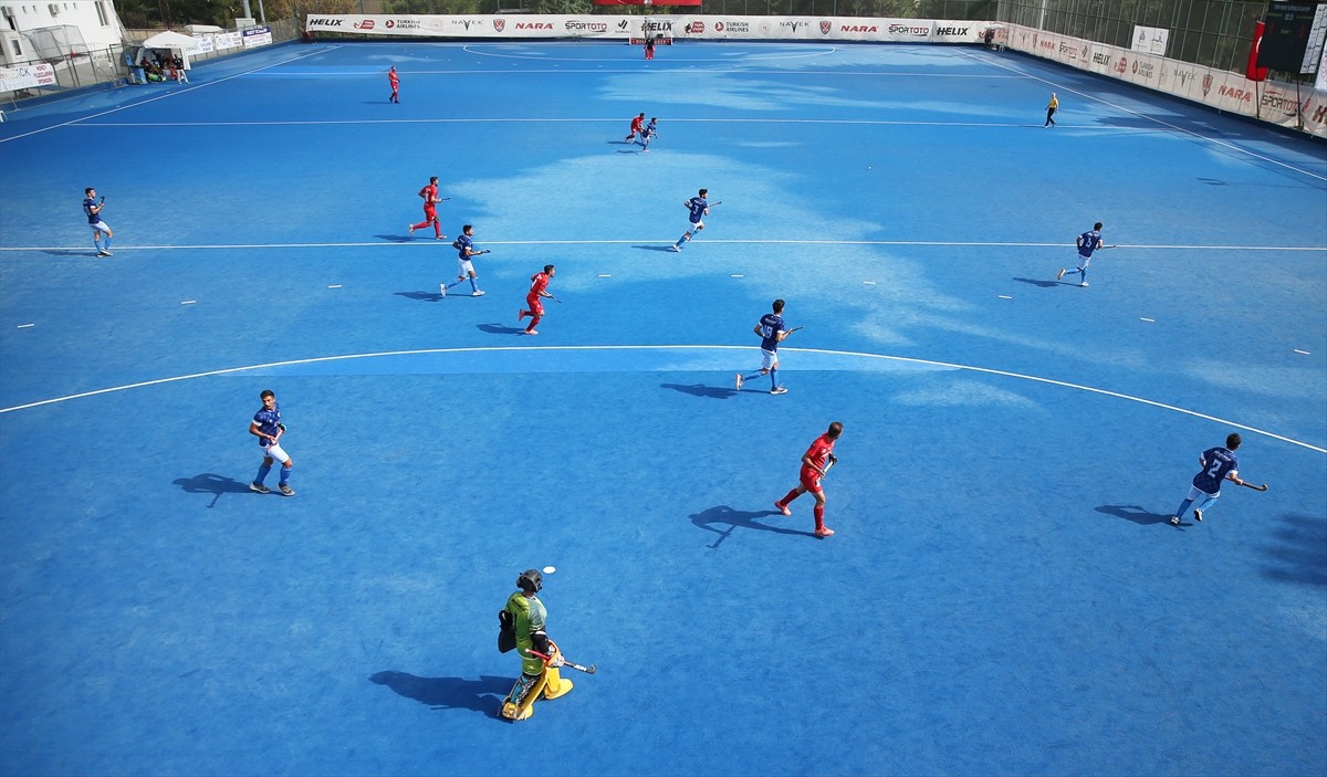 Açık Alan Hokeyi Erkekler Süper Lig play-off yarı final maçında Nevşehir Belediyespor, normal...